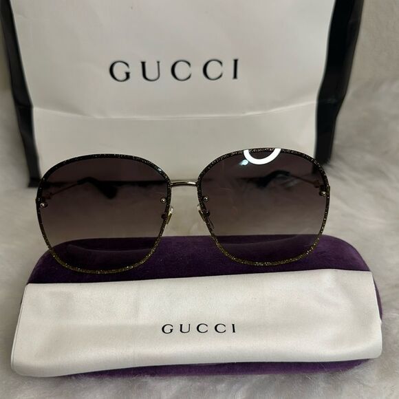 💯Authentic Gucci Sunglasses with Box🍀 - Picture 1 of 15